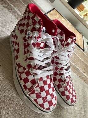 Vans woman Checkerboard High-Top Sneakers - Red & White